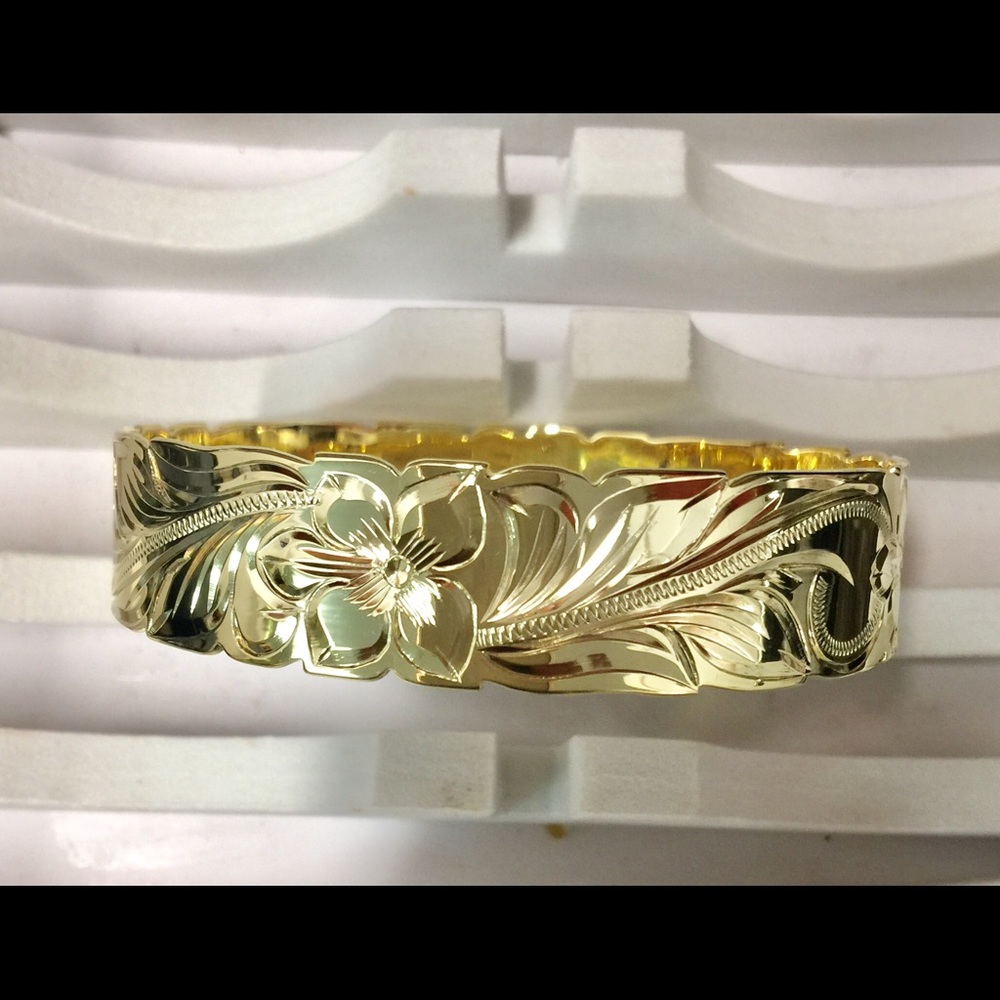COPY - plated gold tone plumeria flower Bangle